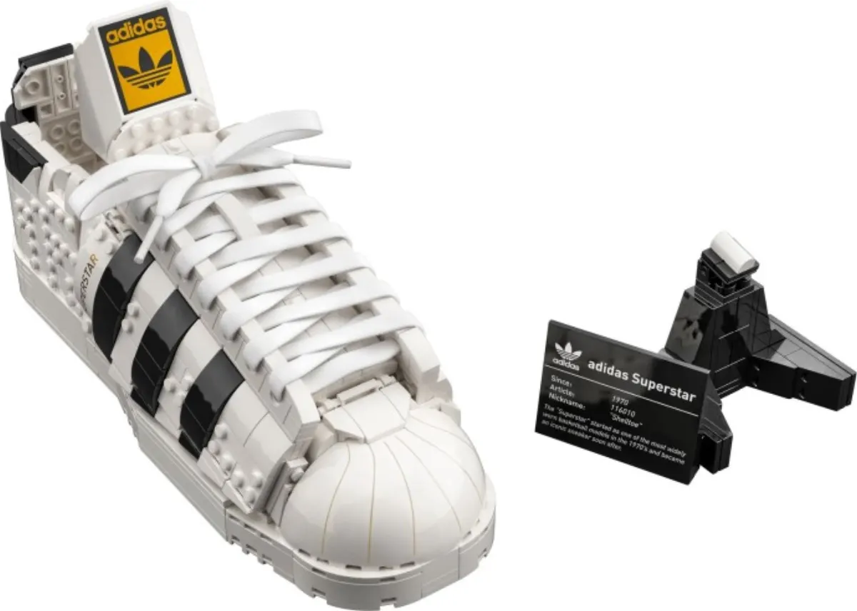 adidas Originals Superstar set photo