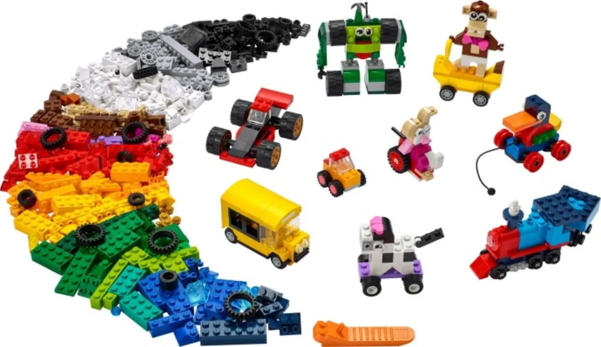Bricks and Wheels set photo