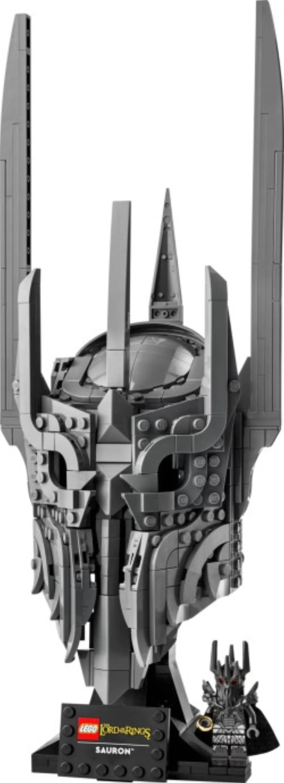 The Lord of the Rings: Sauron's Helmet set photo