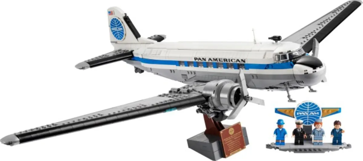 Douglas DC-3 PAN AM Airliner set photo