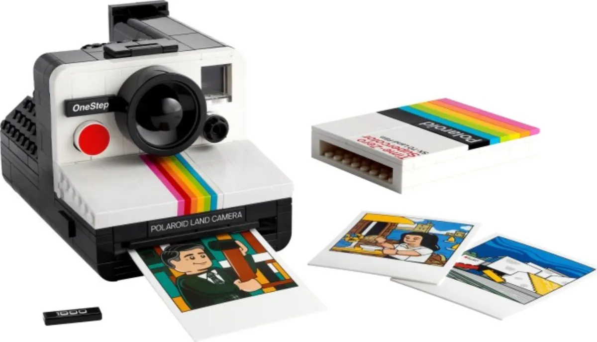 Polaroid OneStep SX-70 set photo