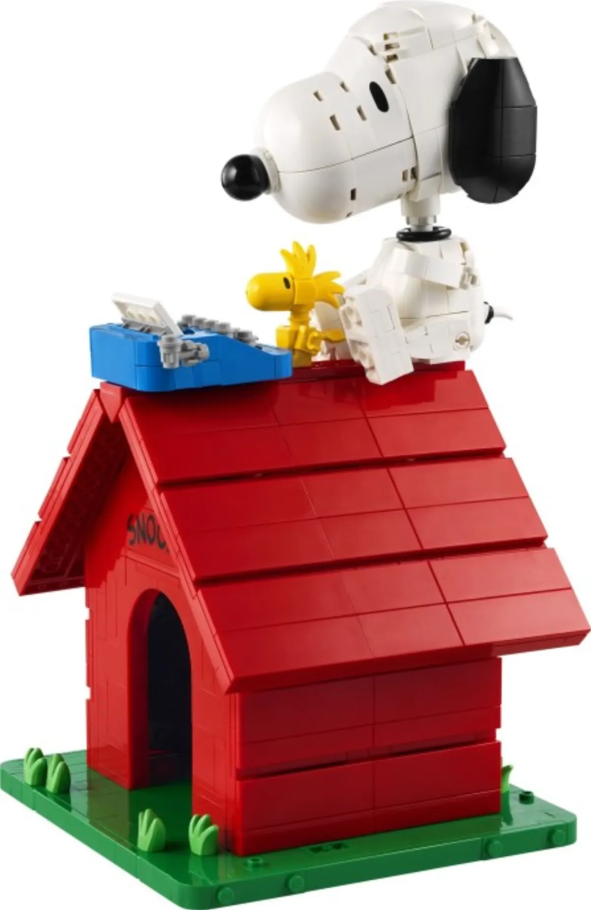 Peanuts: Snoopy's Doghouse set photo