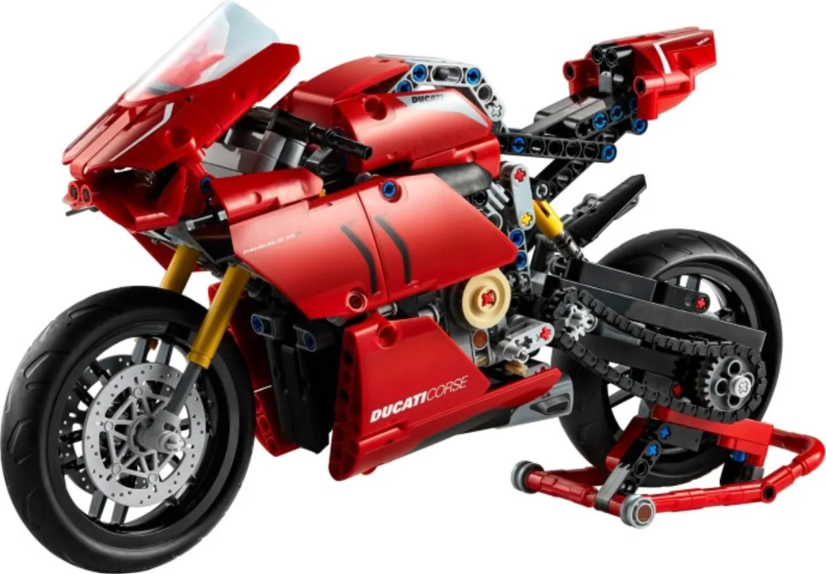 Ducati Panigale V4 R set photo