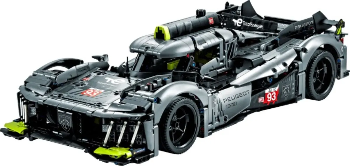 Peugeot 9X8 Le Mans Hybrid Hypercar set photo