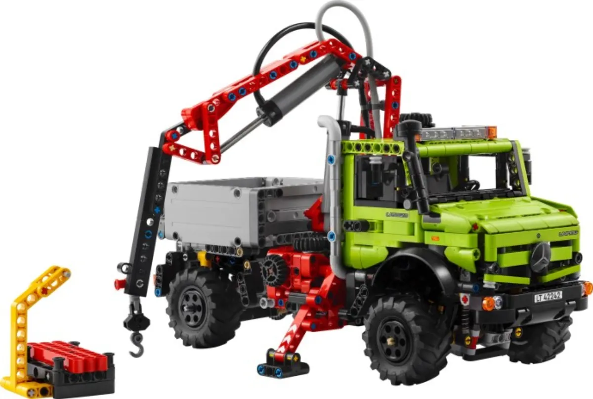 Mercedes-Benz Unimog U 5023 with Crane set photo