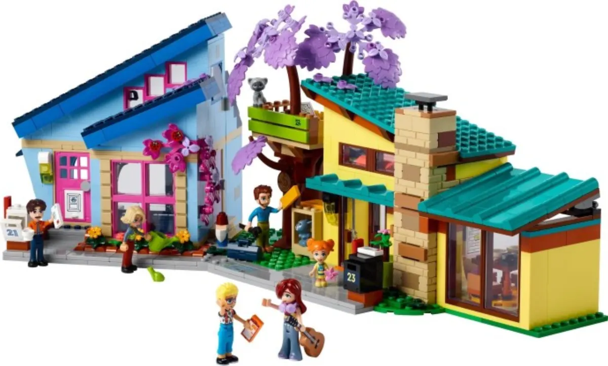 Olly's and Paisley's Family Homes set photo