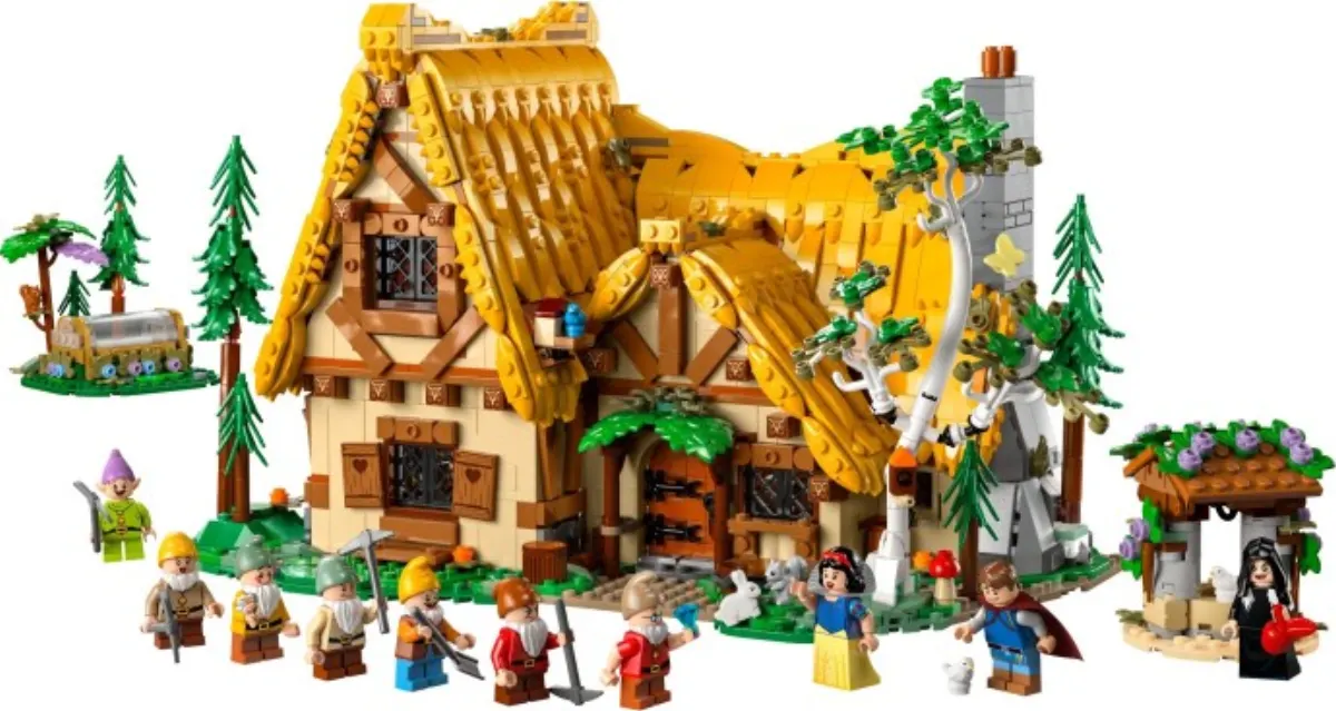 Snow White and the Seven Dwarfs' Cottage set photo