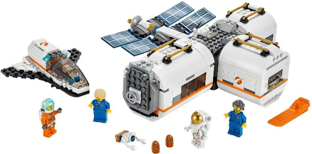 Lunar Space Station set photo