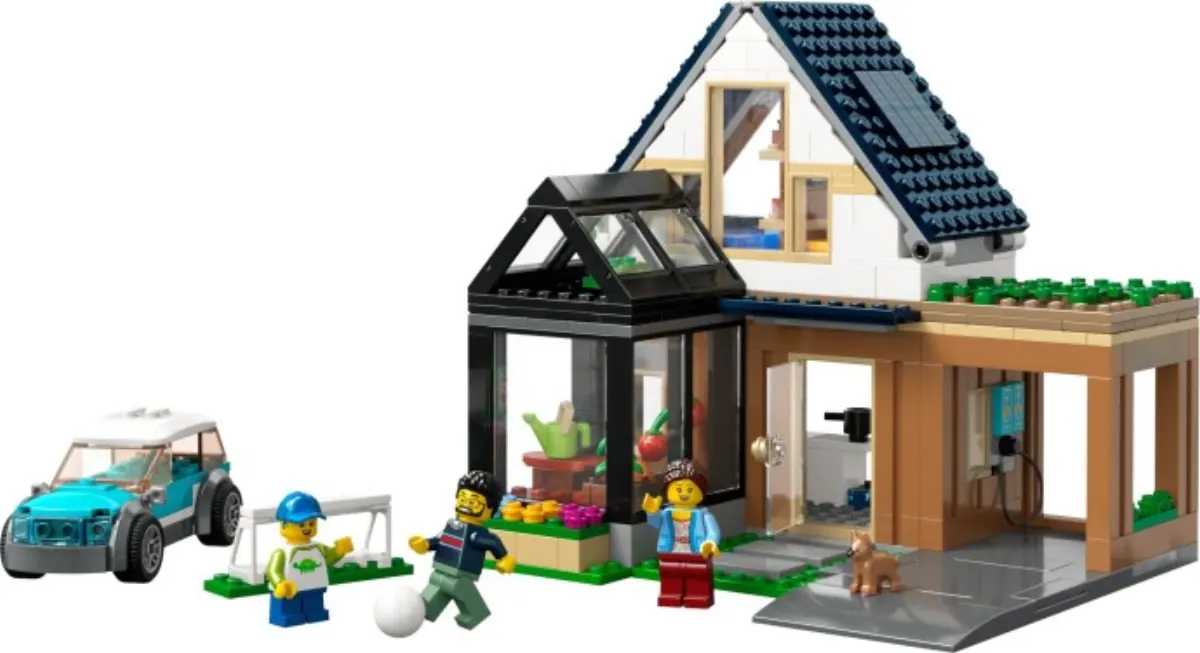 Family House and Electric Car set photo