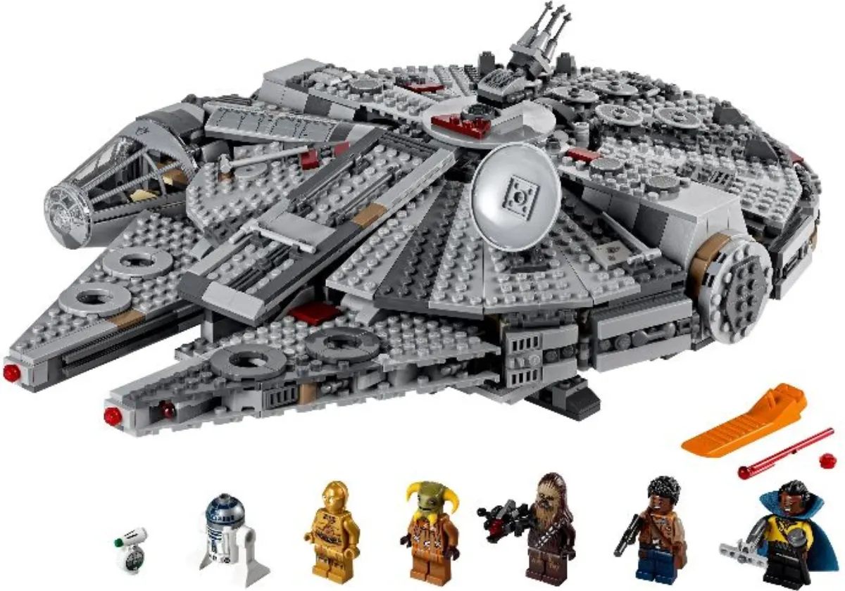 Millennium Falcon set photo