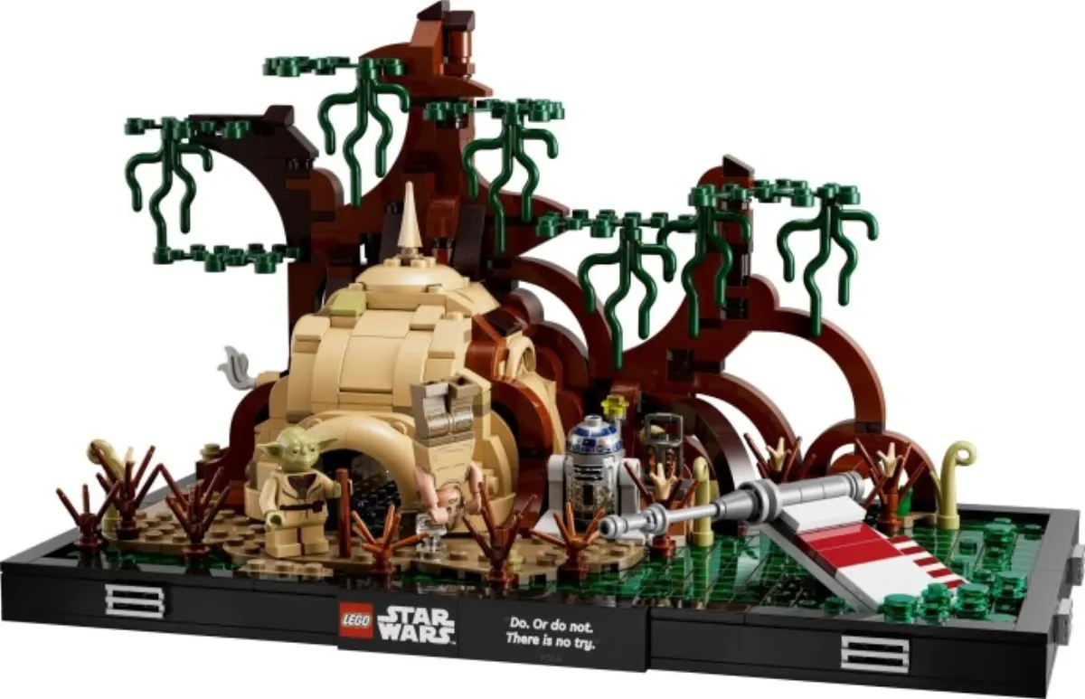 Dagobah Jedi Training Diorama set photo