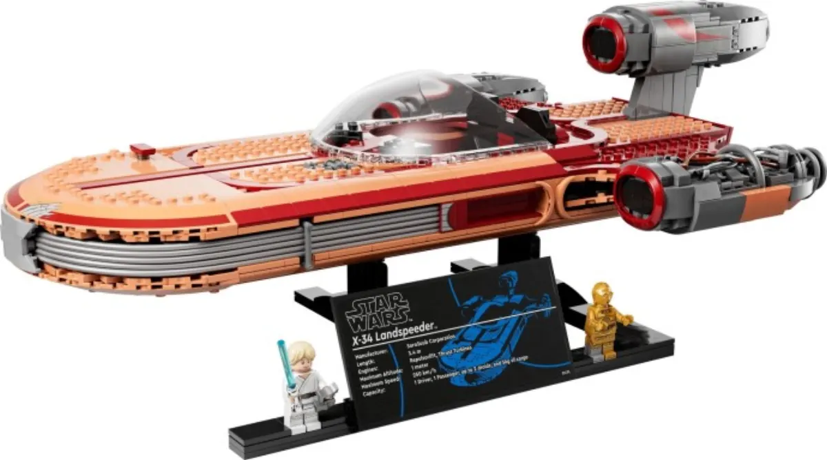 Luke Skywalker's Landspeeder set photo