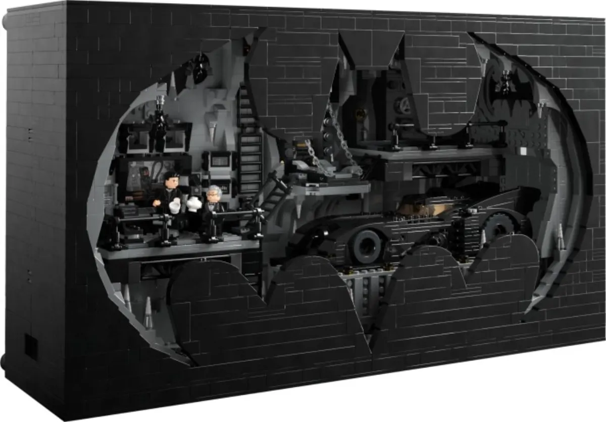Batcave Shadowbox set photo