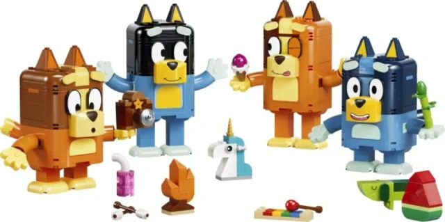 Brick-Built Bluey Family box art