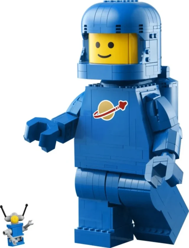 Up-Scaled Blue Astronaut Minifigure box art