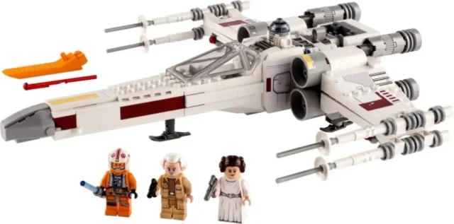 Luke Skywalker's X-Wing Fighter box art